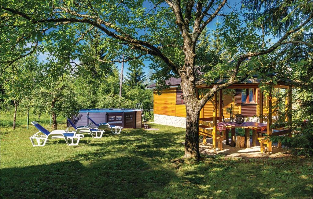 Two-Bedroom Holiday Home In Trosmarija — photo 1