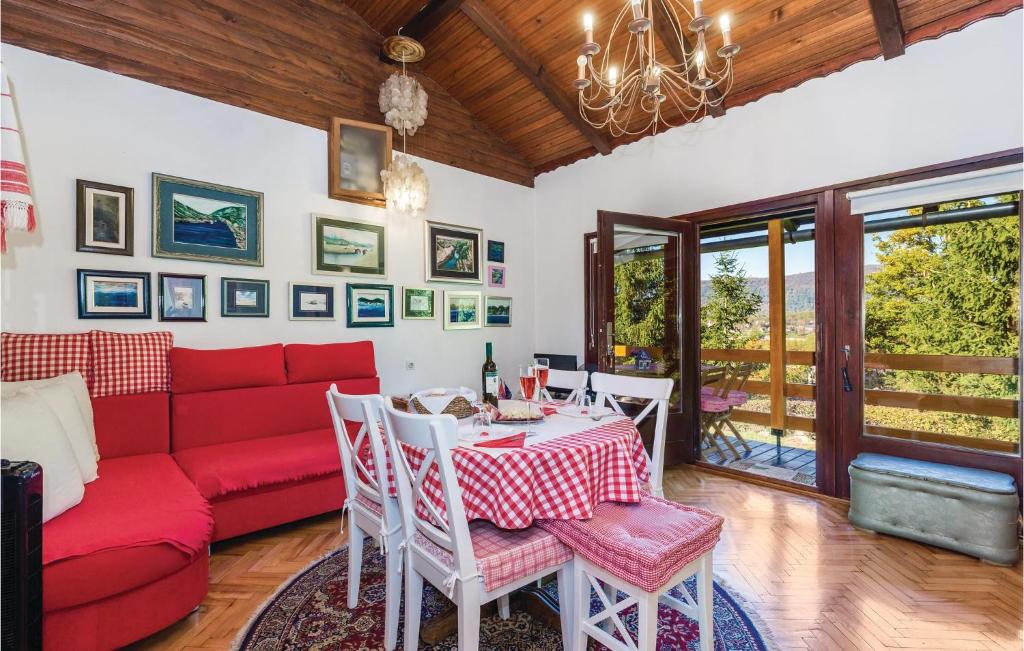 Two-Bedroom Holiday Home In Trosmarija photo 3