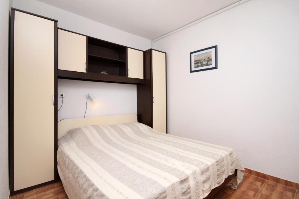Apartments by the sea Cove Milna - Zastrazisce photo 2