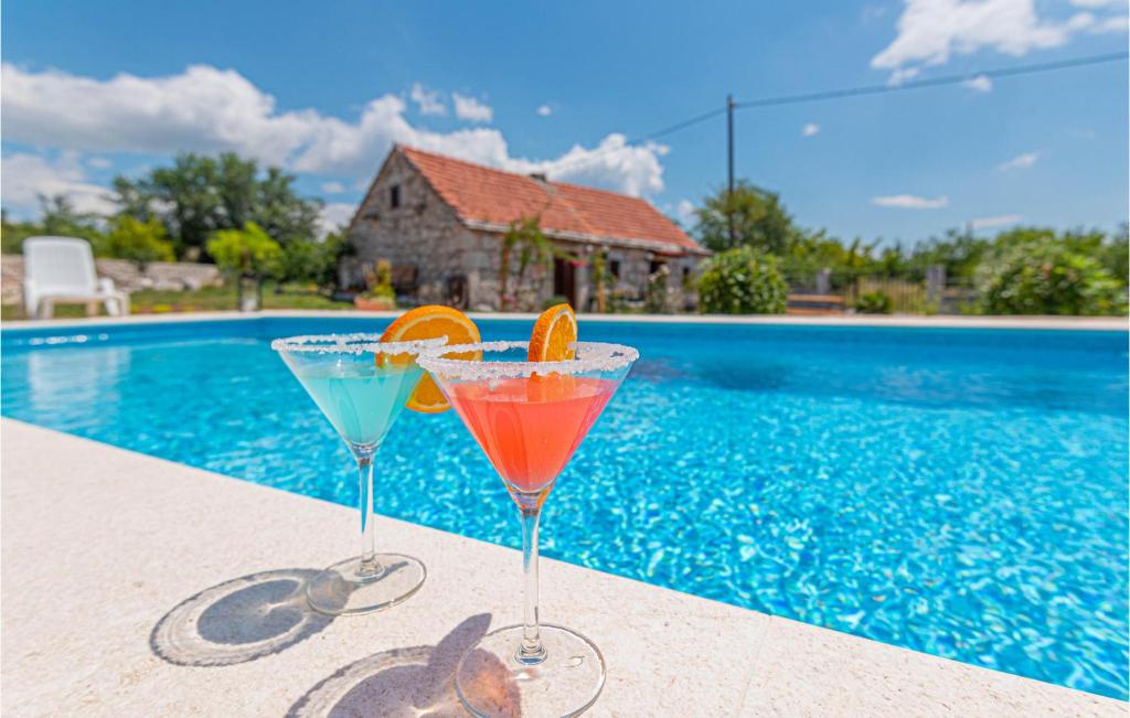 Three-Bedroom Holiday Home In Vinovo Donje photo 2