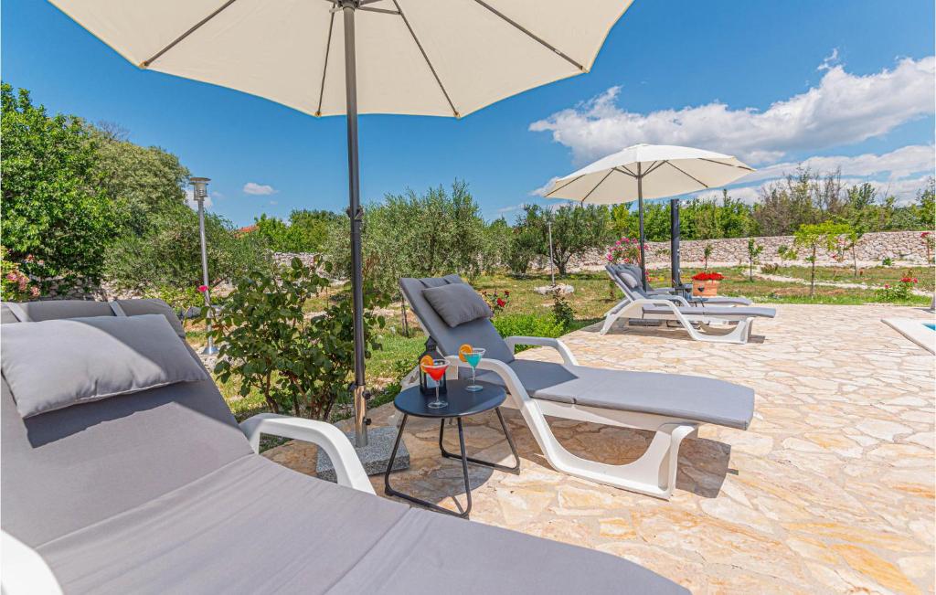 Three-Bedroom Holiday Home In Vinovo Donje photo 3