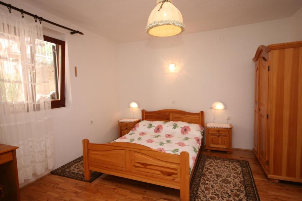 Apartments with parking space Podaca photo 2
