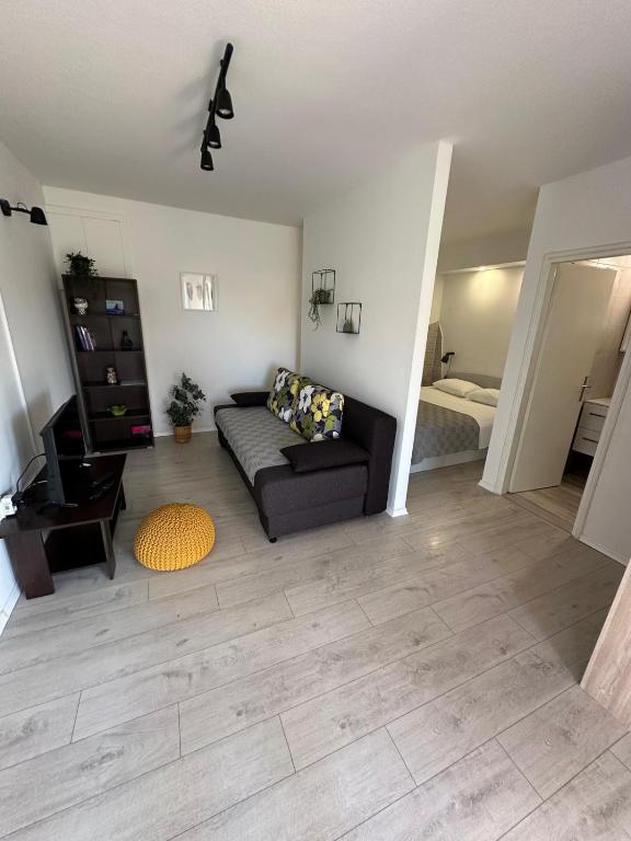 Studio apartment in Trpanj with terrace photo 2