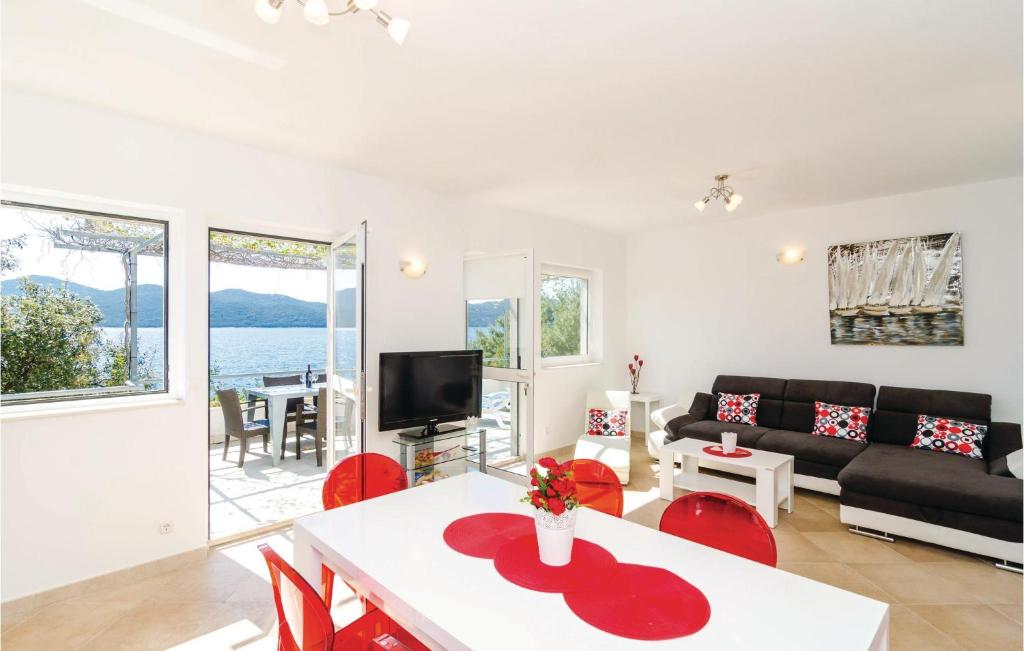 Two-Bedroom Apartment In Ratac photo 2