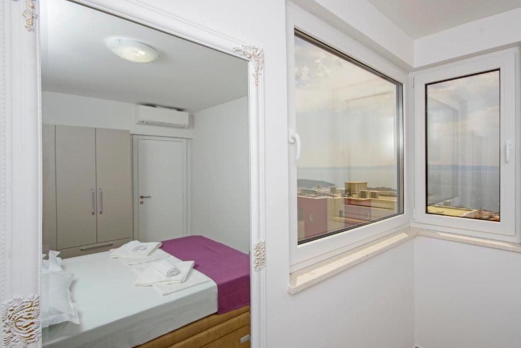 Sunset Apartments photo 3