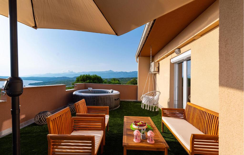 Three-Bedroom Holiday Home In Krusevo photo 3