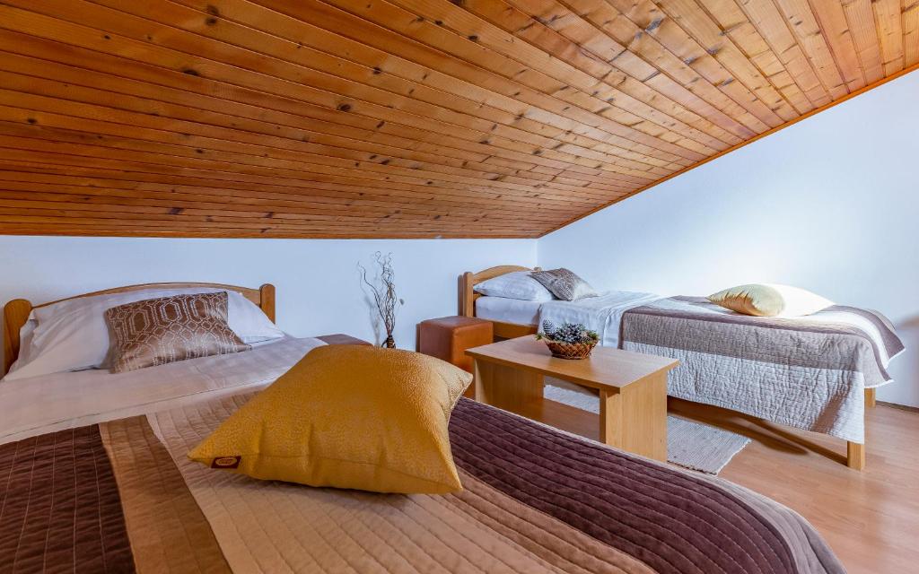 Sweet house with free parking photo 2