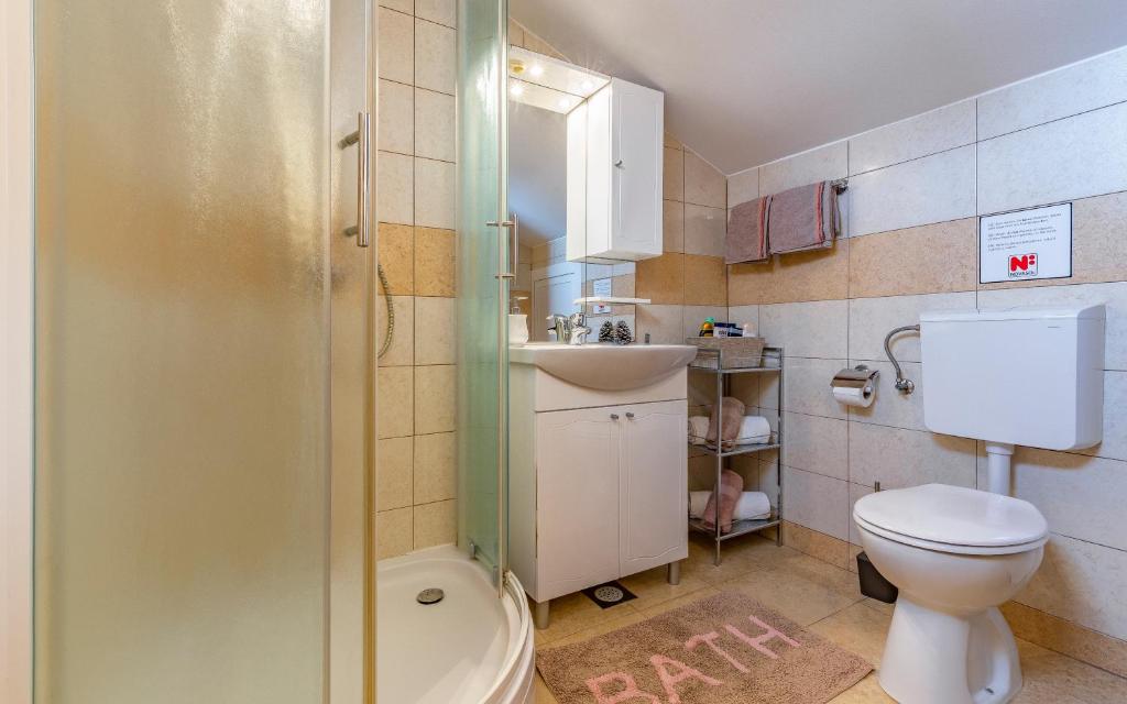 Sweet house with free parking photo 3