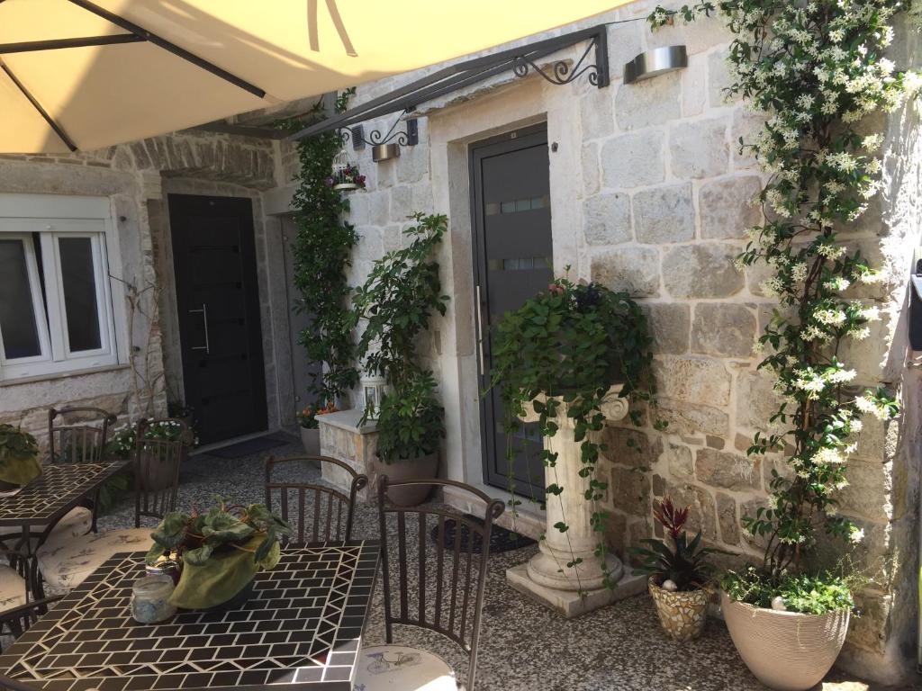 Guest House Laura — photo 1