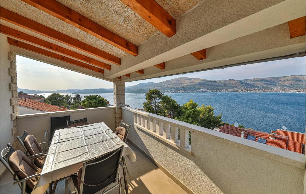 Nice Apartment In Okrug Donji With Wifi photo 2