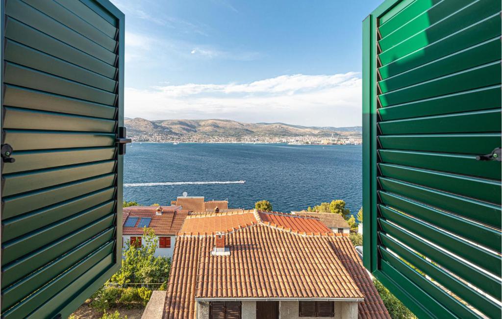 Nice Apartment In Okrug Donji With Wifi photo 3