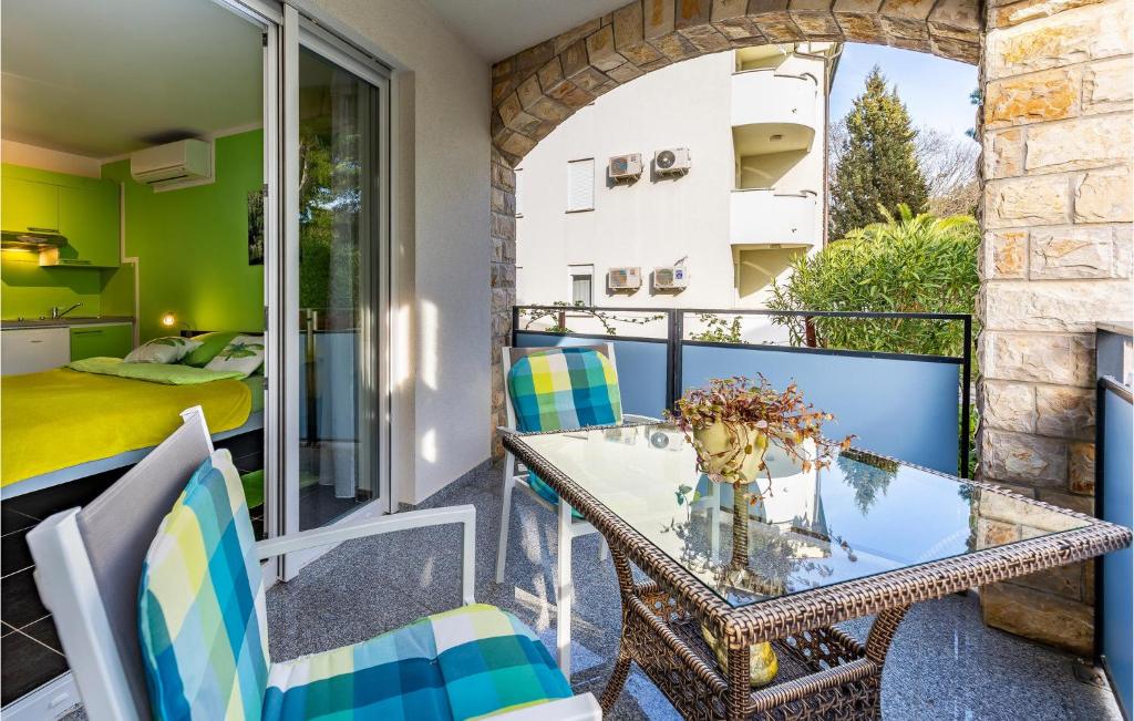 Beautiful Apartment In Medulin With Wifi photo 2
