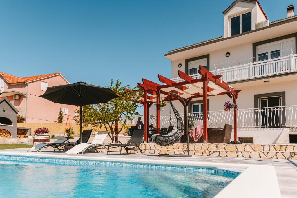 Guest house "The View" - with a pool photo 3