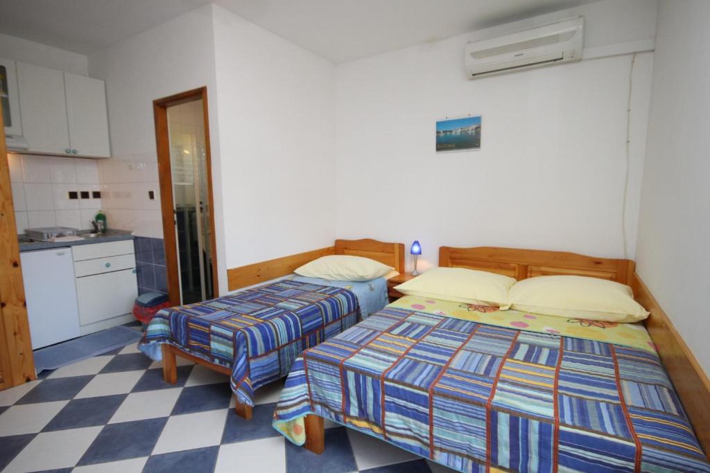 Apartments by the sea Sucuraj photo 2