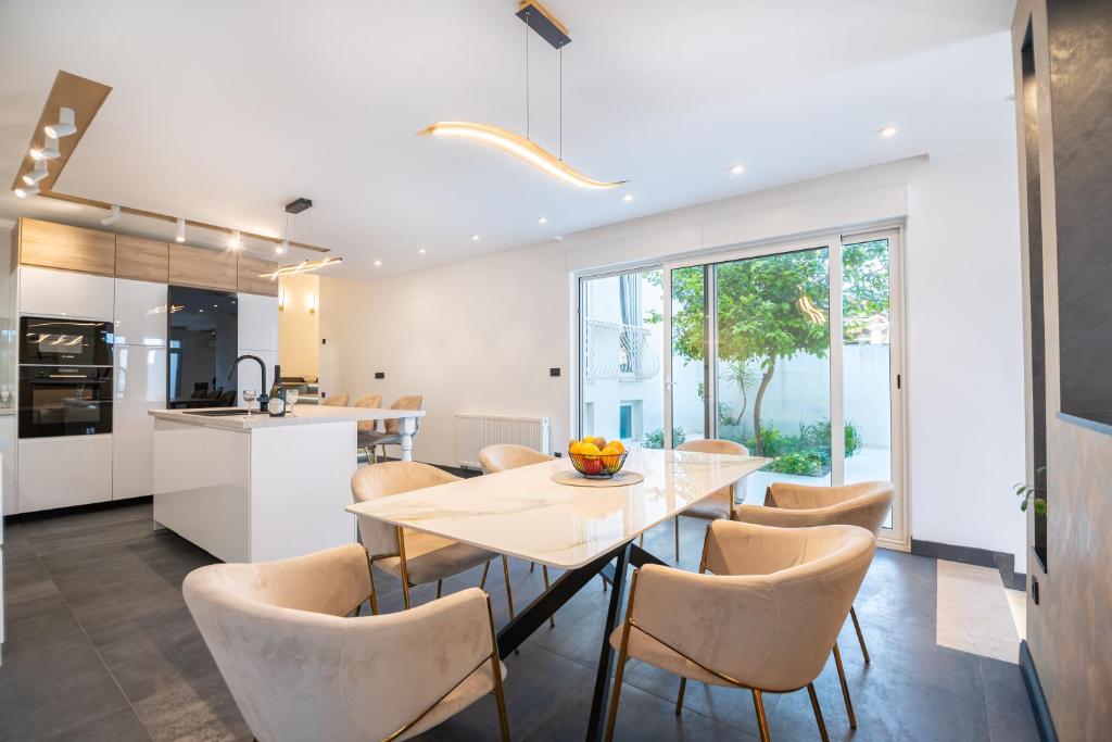 Royal Lux Residence photo 3