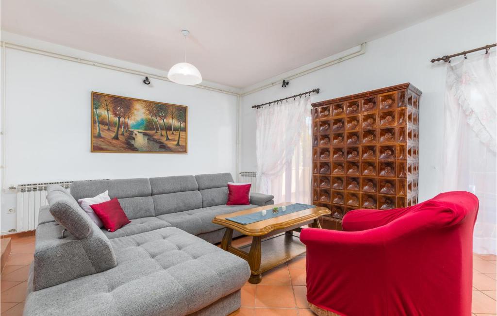 Four-Bedroom Apartment In Fazana photo 3
