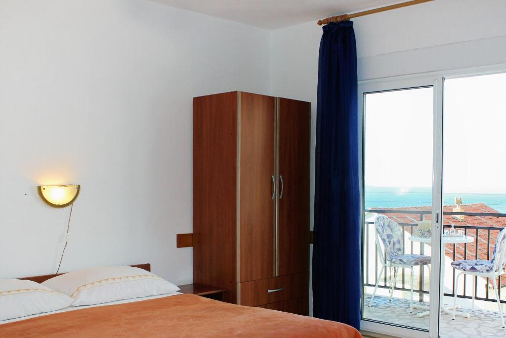 Apartments by the sea Podaca photo 2