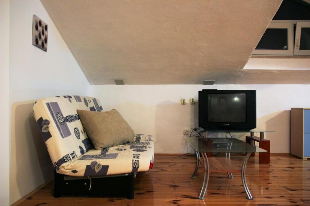 Apartments by the sea Makarska - 15200 photo 3