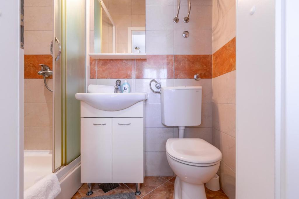 Sweet triple room in Makarska photo 3