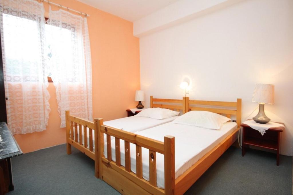 Apartments and rooms by the sea Mali Losinj (Losinj) - 7977 photo 2