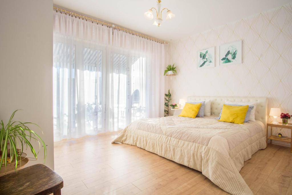 Spacious apartment by the sea 8+4 — photo 1