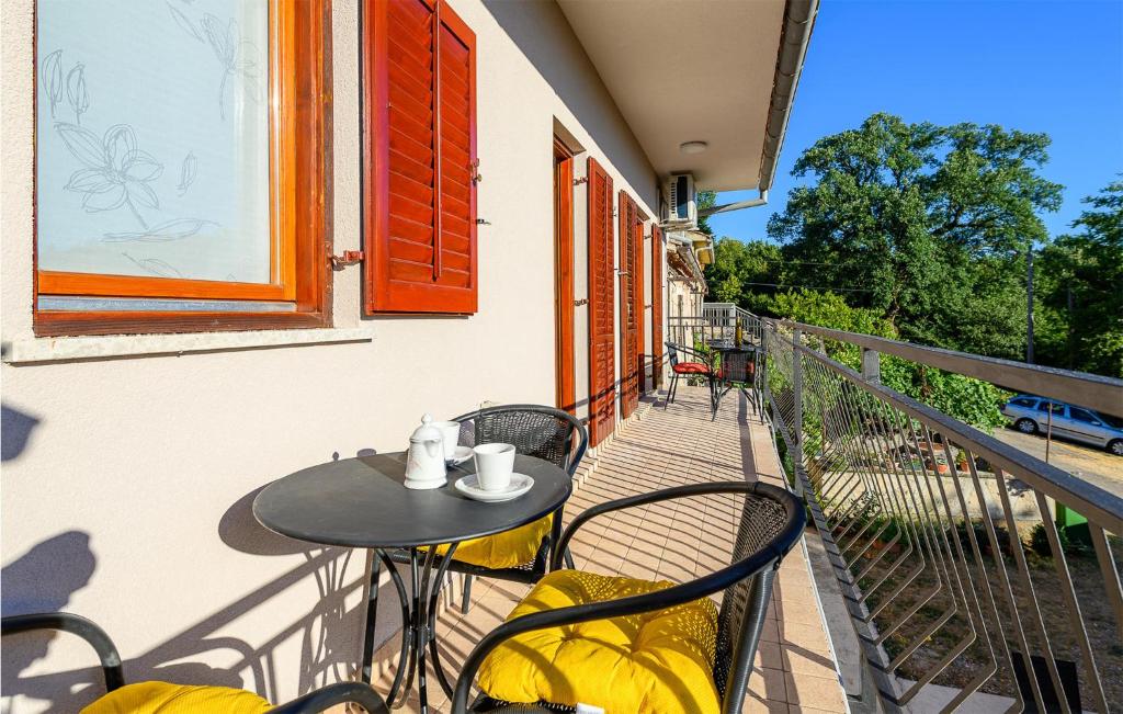 Gorgeous Apartment In Labin photo 2
