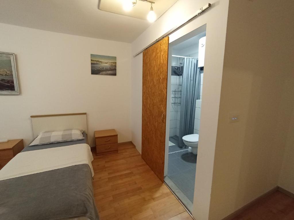 Rooms with WiFi Rijeka - 23254 photo 3