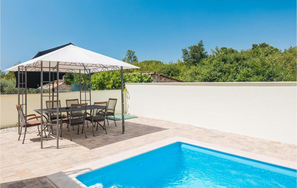 Cozy Home In Porec With Private Swimming Pool photo 3