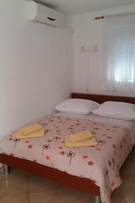Apartments by the sea Trogir - 13918 photo 2