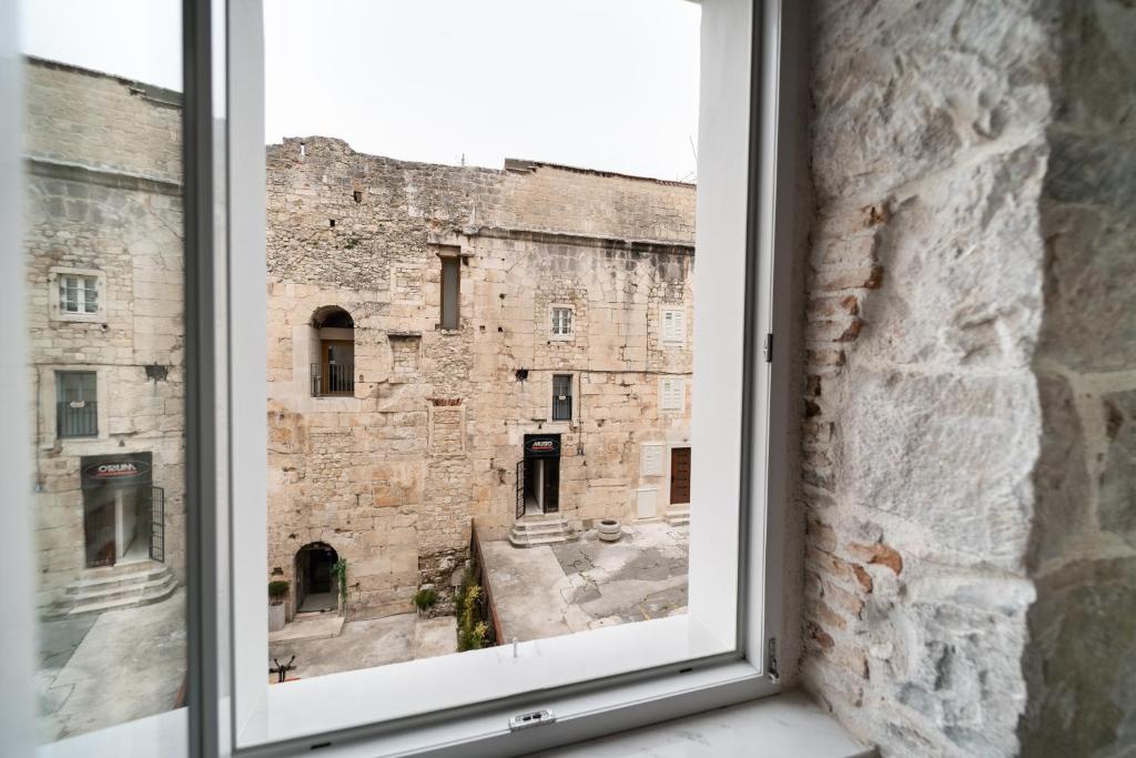 Tifani Luxury Rooms 2 photo 3