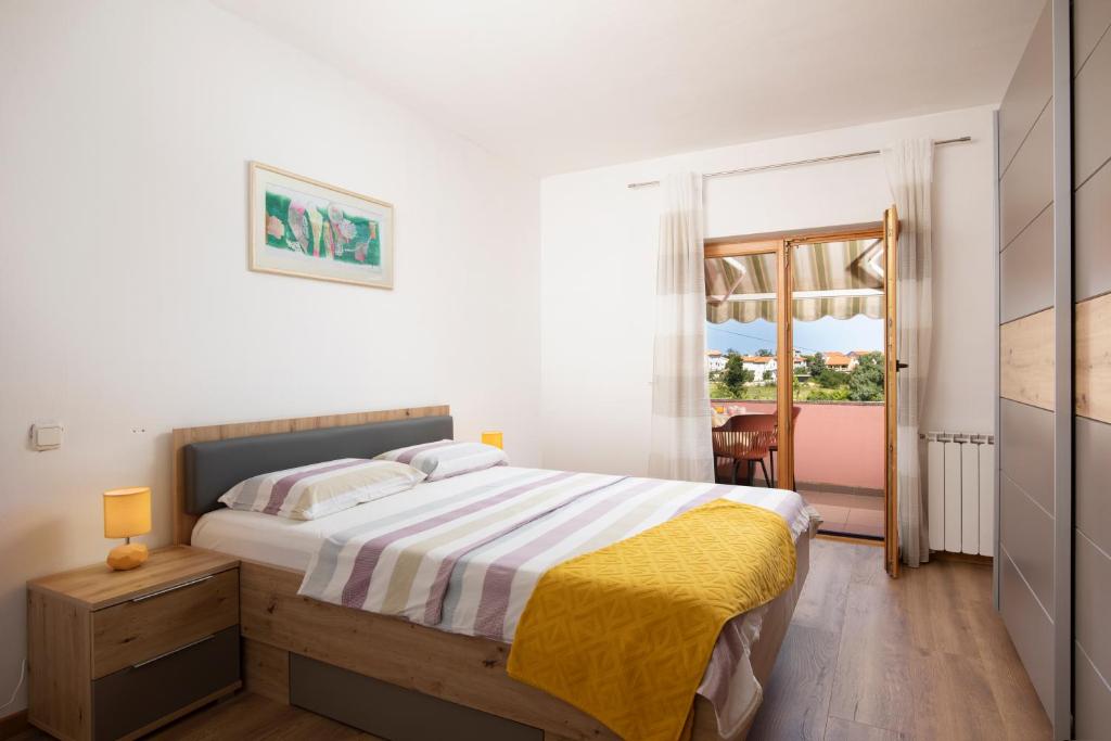Sunny Apartment Valbandon photo 2