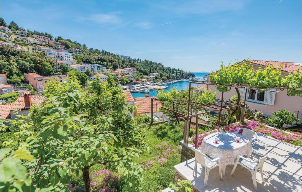 1 Bedroom Lovely Apartment In Rabac — photo 1