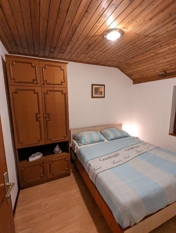 Seeview 1 bedroom apartment 50 m from beach photo 2