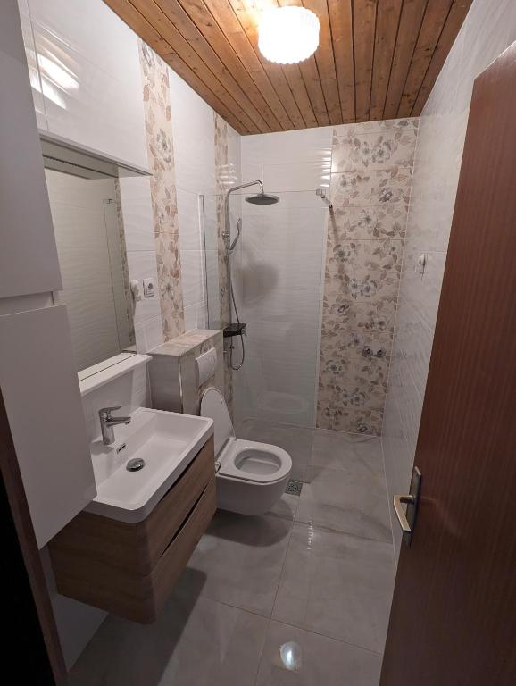 Seeview 1 bedroom apartment 50 m from beach photo 3