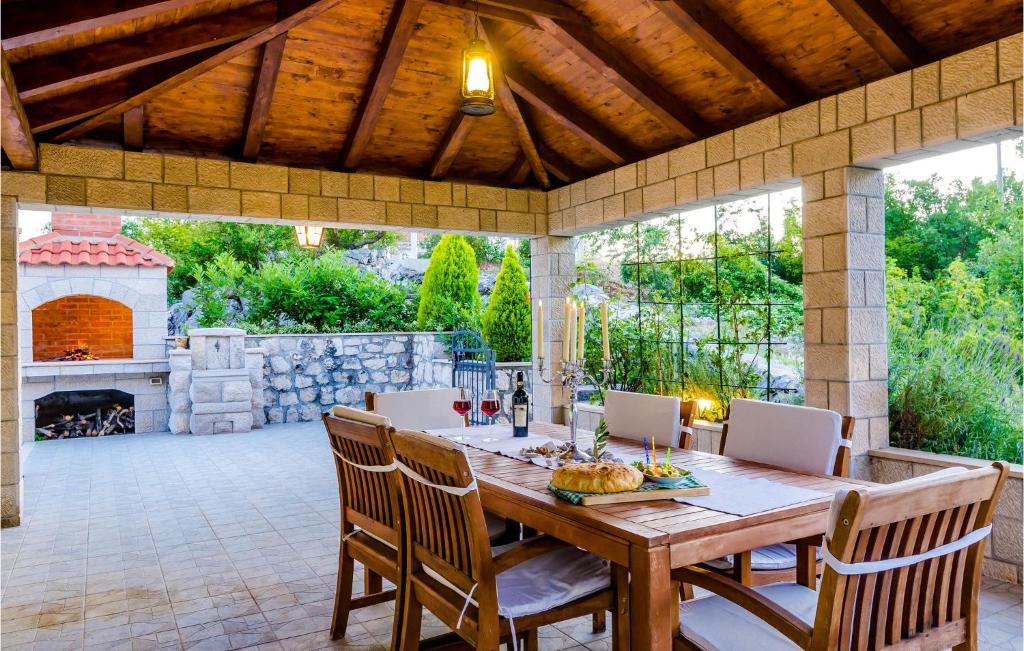 Beautiful Home In Gromaca With Wifi photo 3