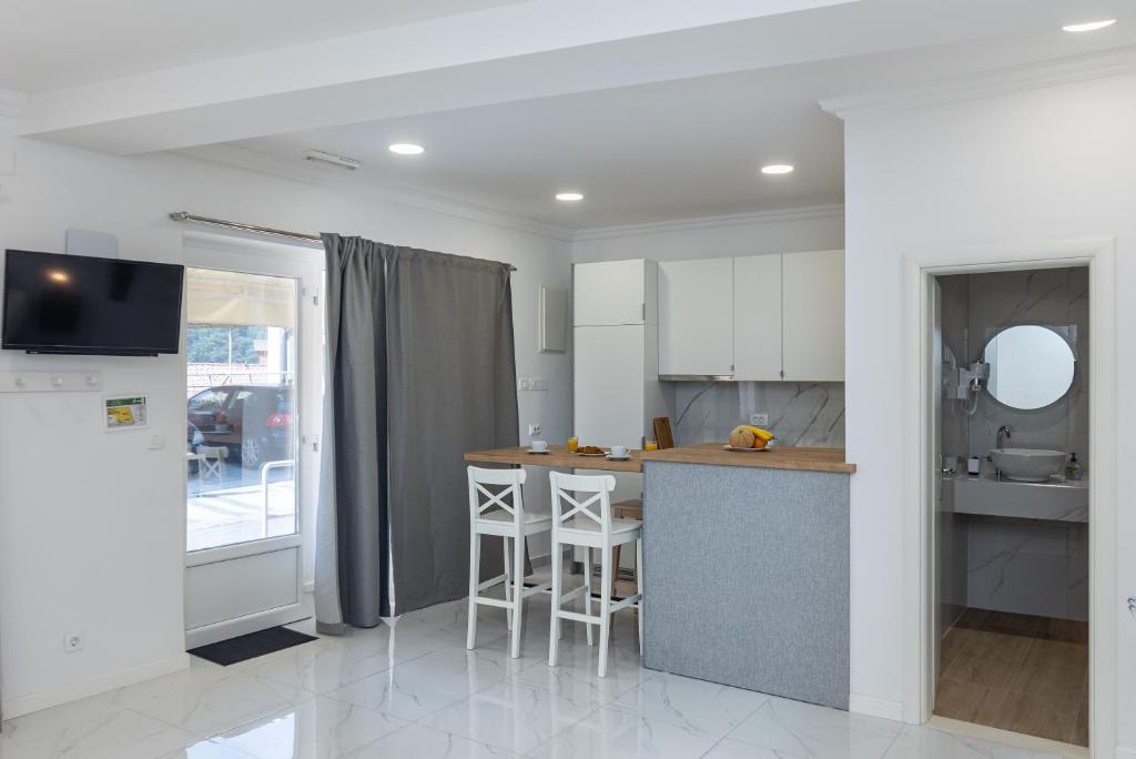 Sunny Palace Apartments photo 3
