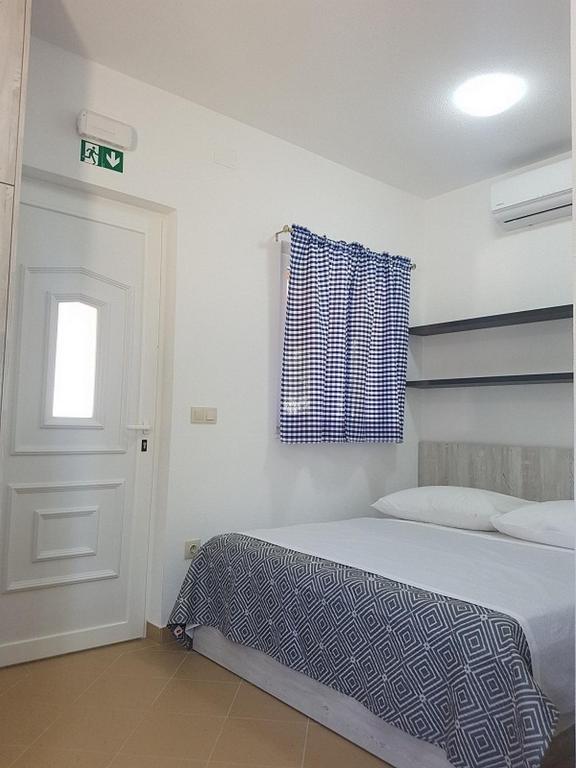 Apartments by the sea Pakostane photo 2