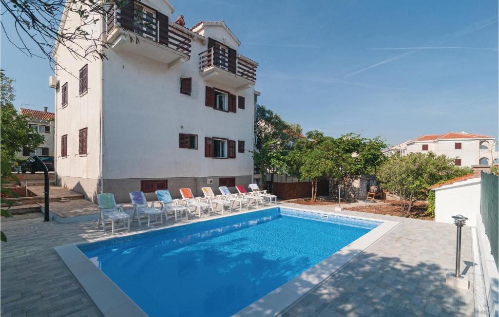 Three-Bedroom Apartment In Supetar photo 2