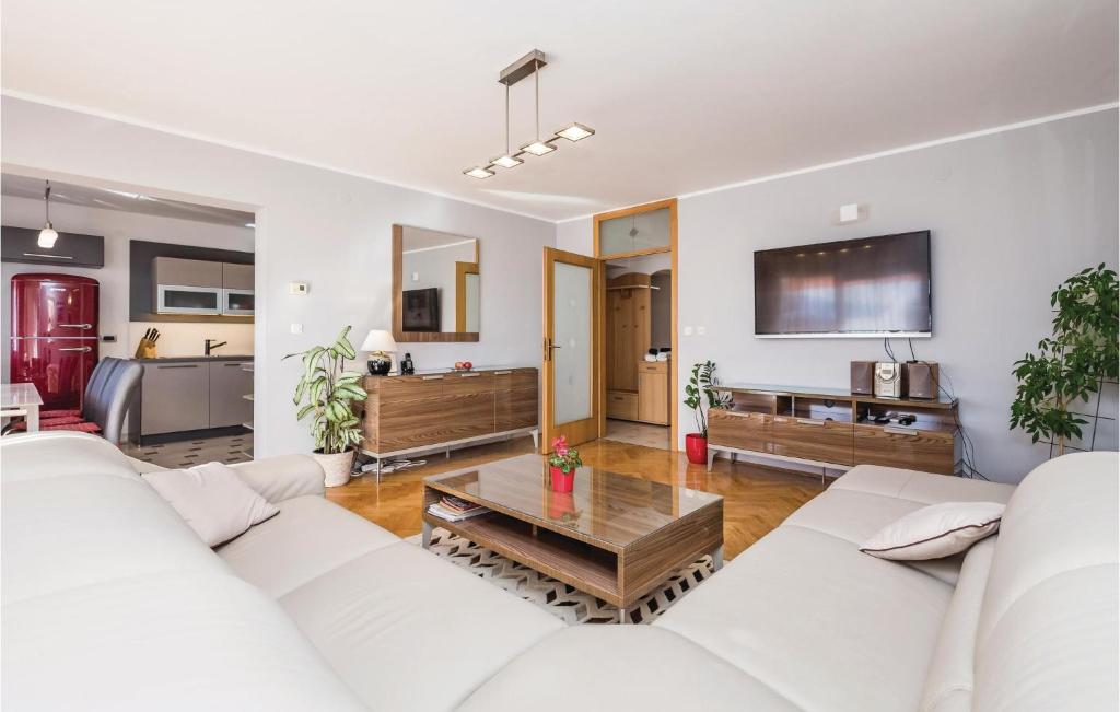 Nice Apartment In Rijeka With Wifi photo 2