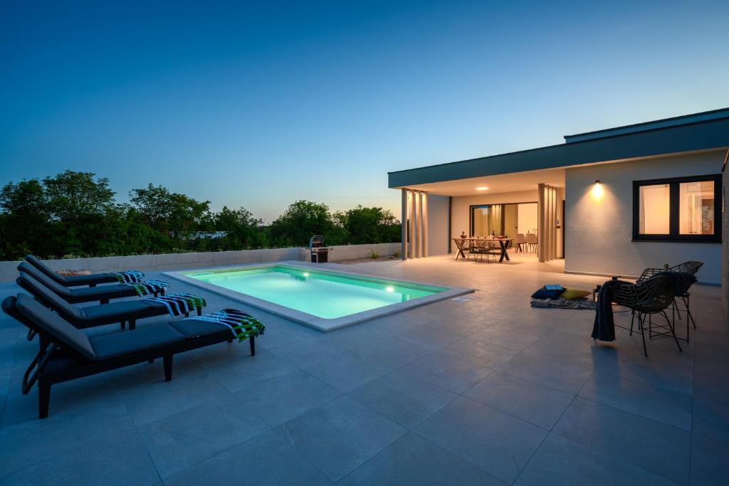Top New Vila Orbanici — photo 1