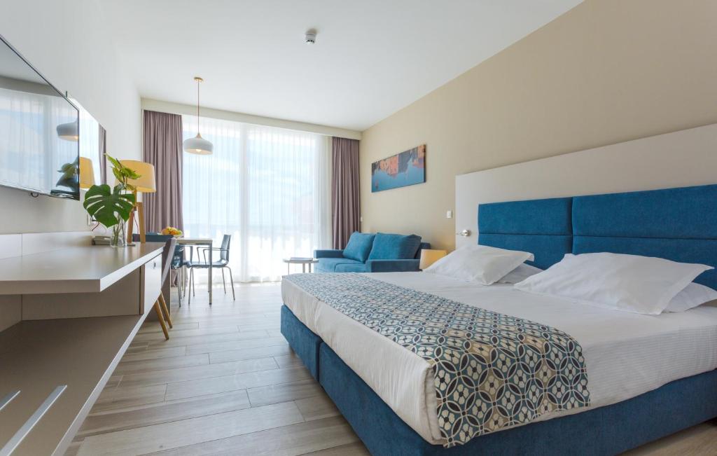 Romana Beach Resort photo 2