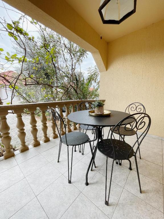 Sunny Mediterranean Home near the Sea photo 3