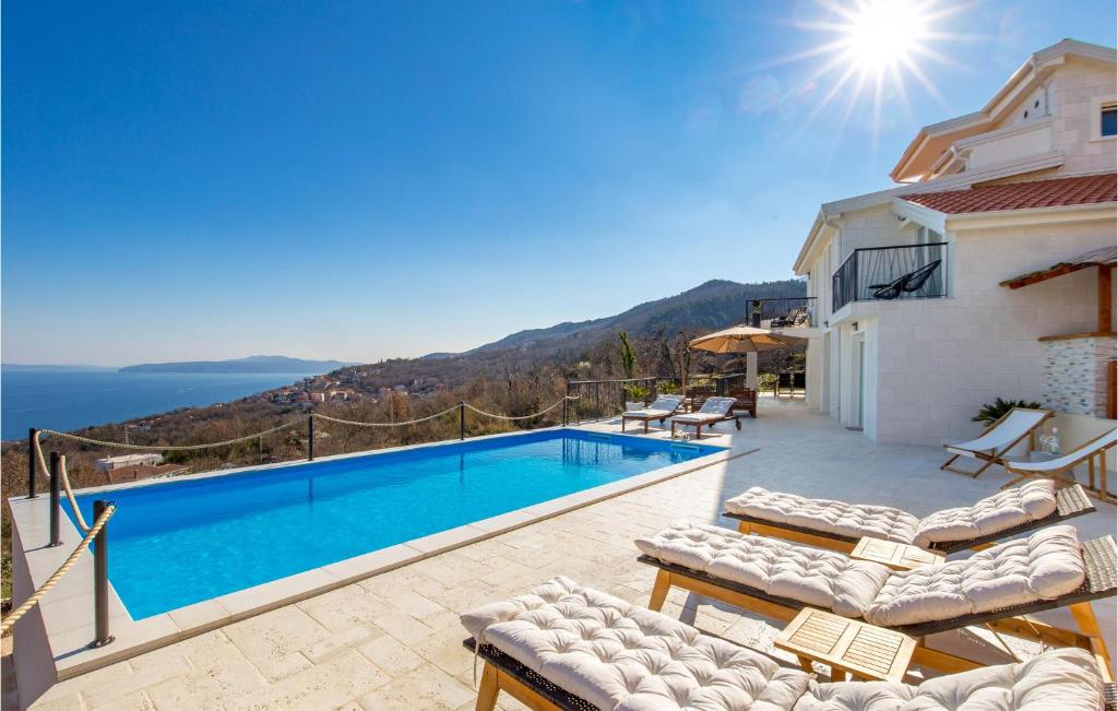 Cozy Home In Poljane With Private Swimming Pool — photo 1