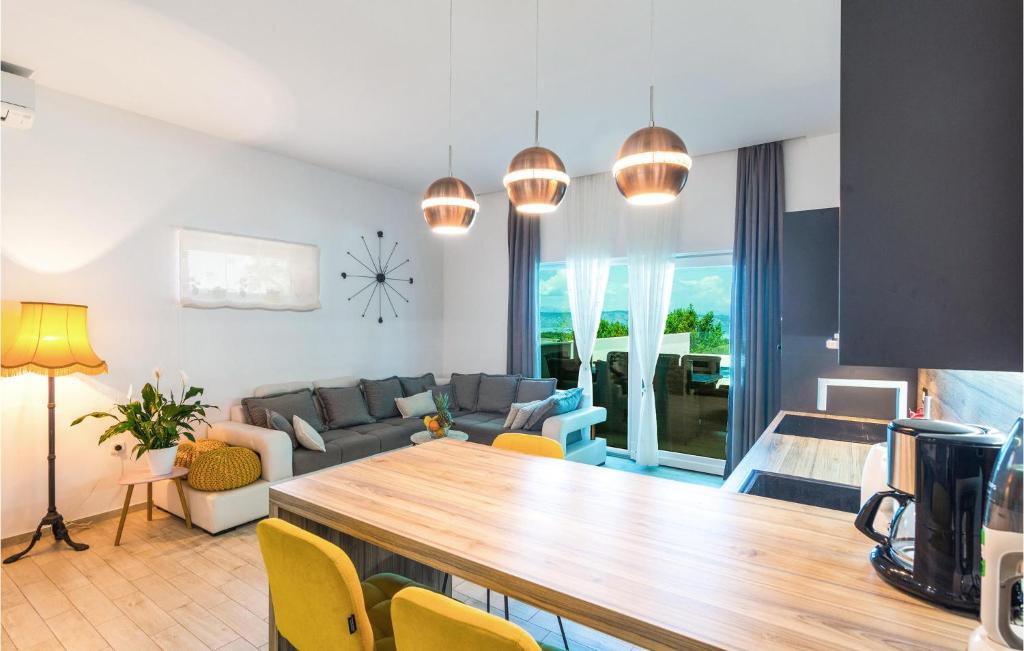 Cozy Home In Poljica With Sauna photo 3