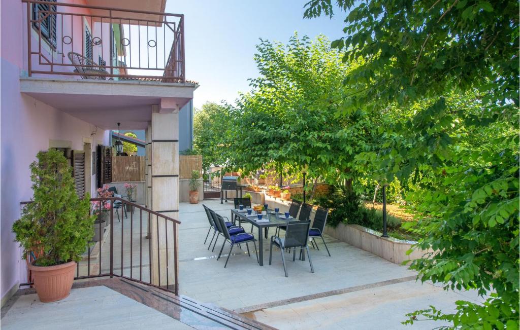 Lovely Home In Krnica photo 2