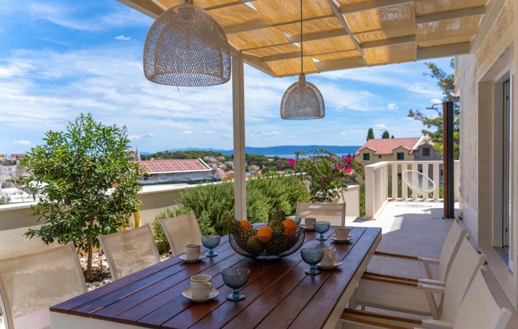 Awesome Home In Sumartin photo 3