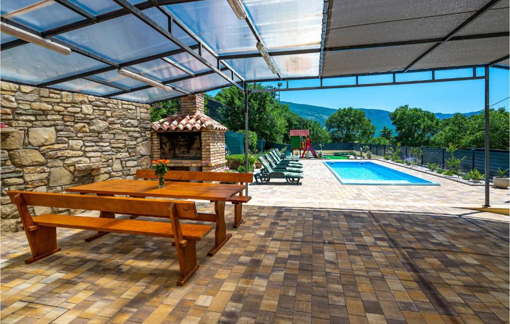 Lovely Home In Susnjevica With Kitchen photo 3