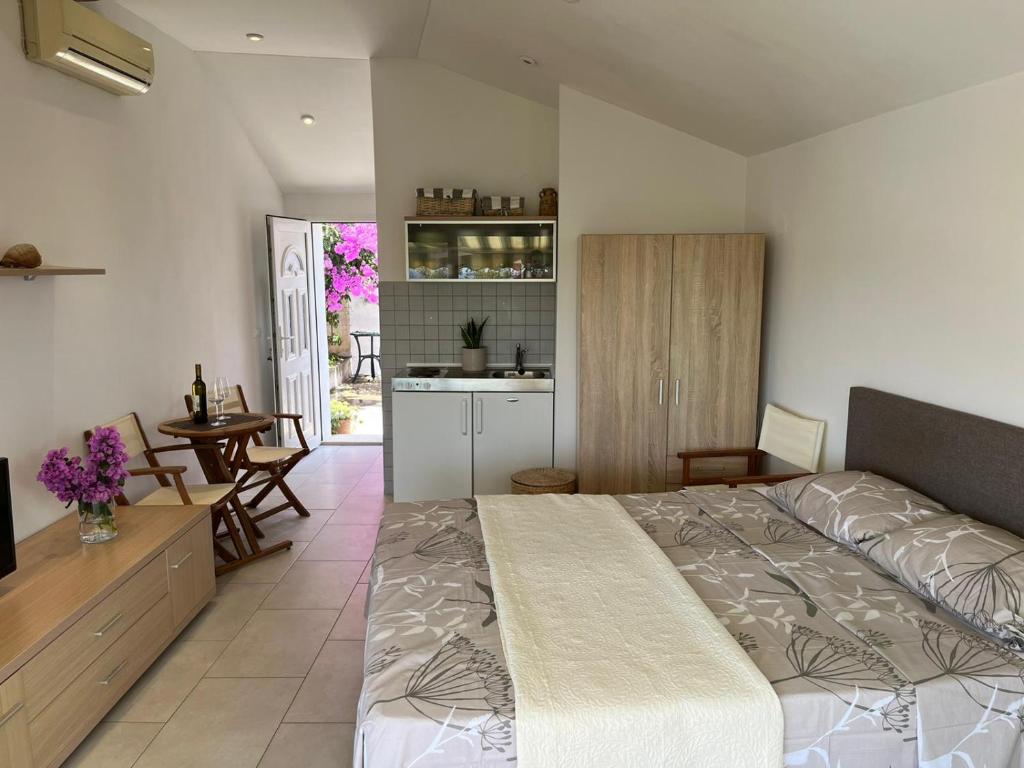 Studio apartment SOL photo 3