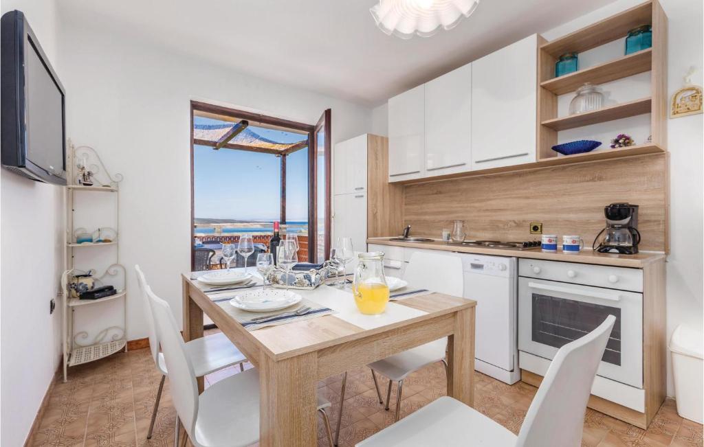 Stunning Apartment In Supetarska Draga photo 3