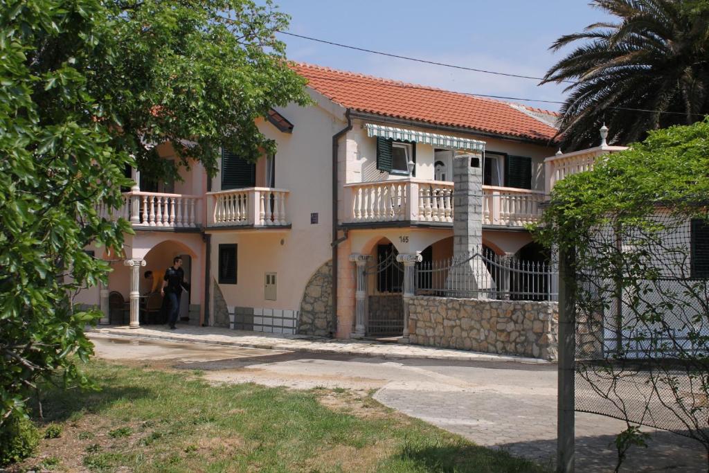 Apartments with parking space Privlaka — photo 1